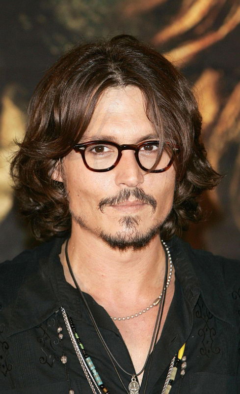 http://www.johnnydepp.ru/jdportal/html/content/gallery/ceremony/2006pkm2_french_prem/027.jpg