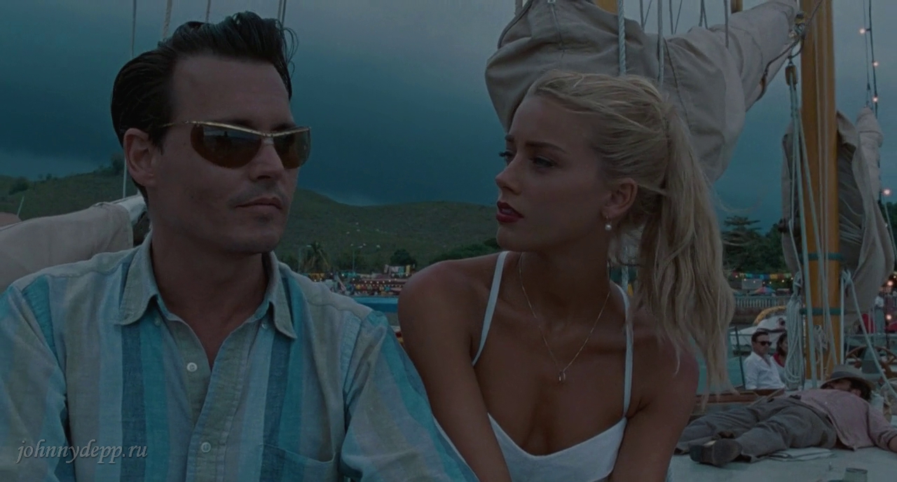 "Ромовый дневник/The Rum Diary" (2011). 